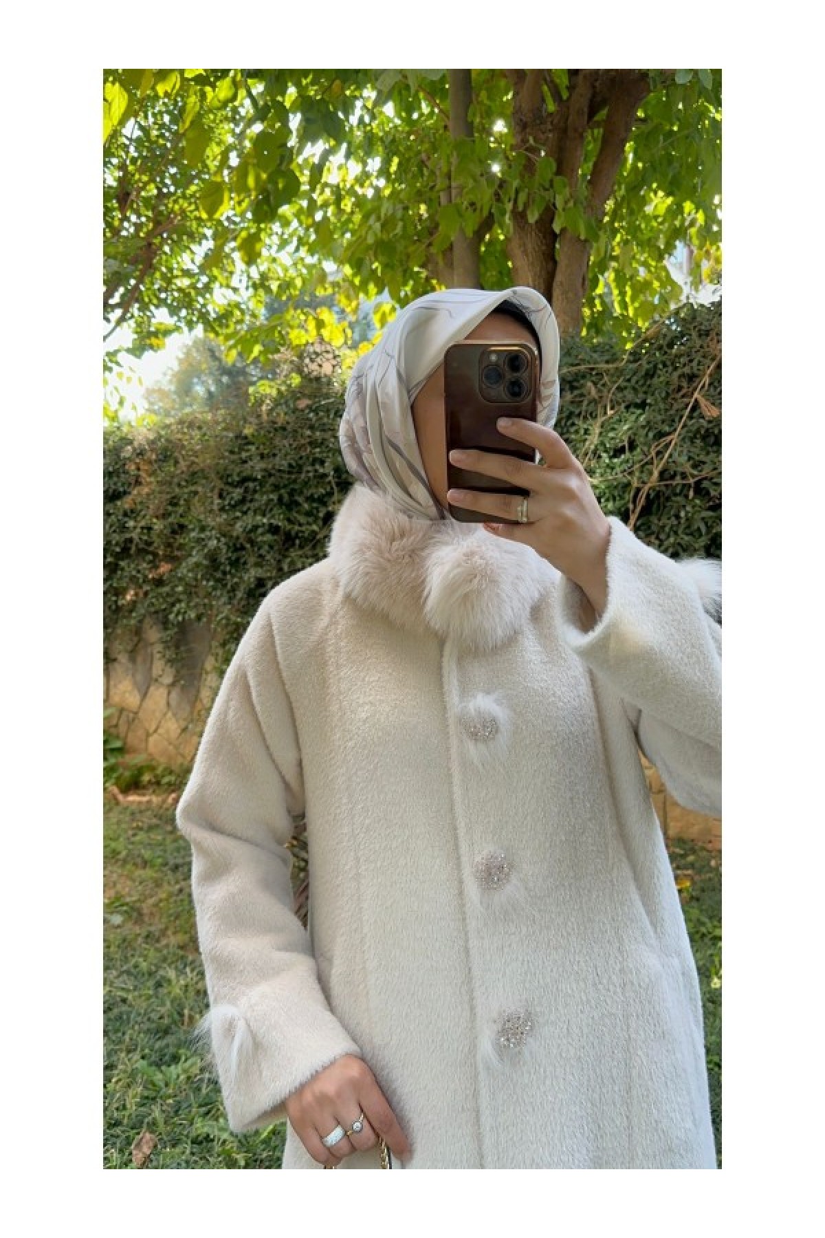 Kürklü ve Taş Detaylı Angora Kaban Bej