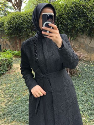 İşleme Detaylı Jakarlı Kap Siyah