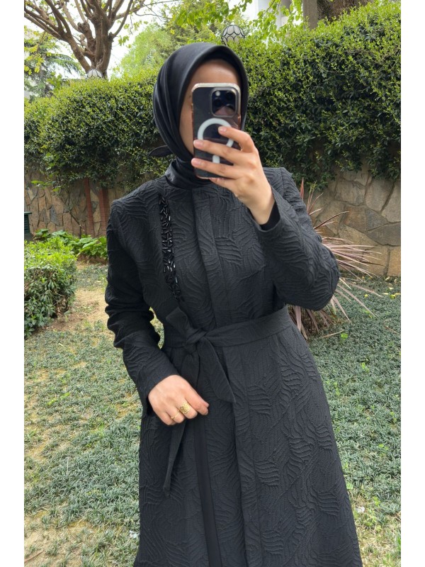 İşleme Detaylı Jakarlı Kap Siyah