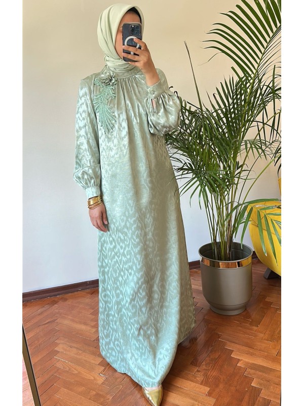 İşleme Detaylı Elbise Mint