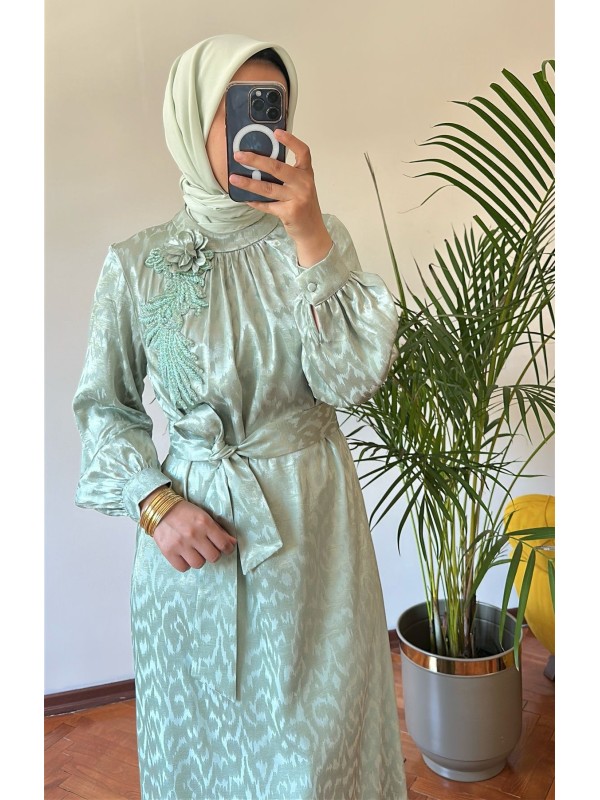 İşleme Detaylı Elbise Mint