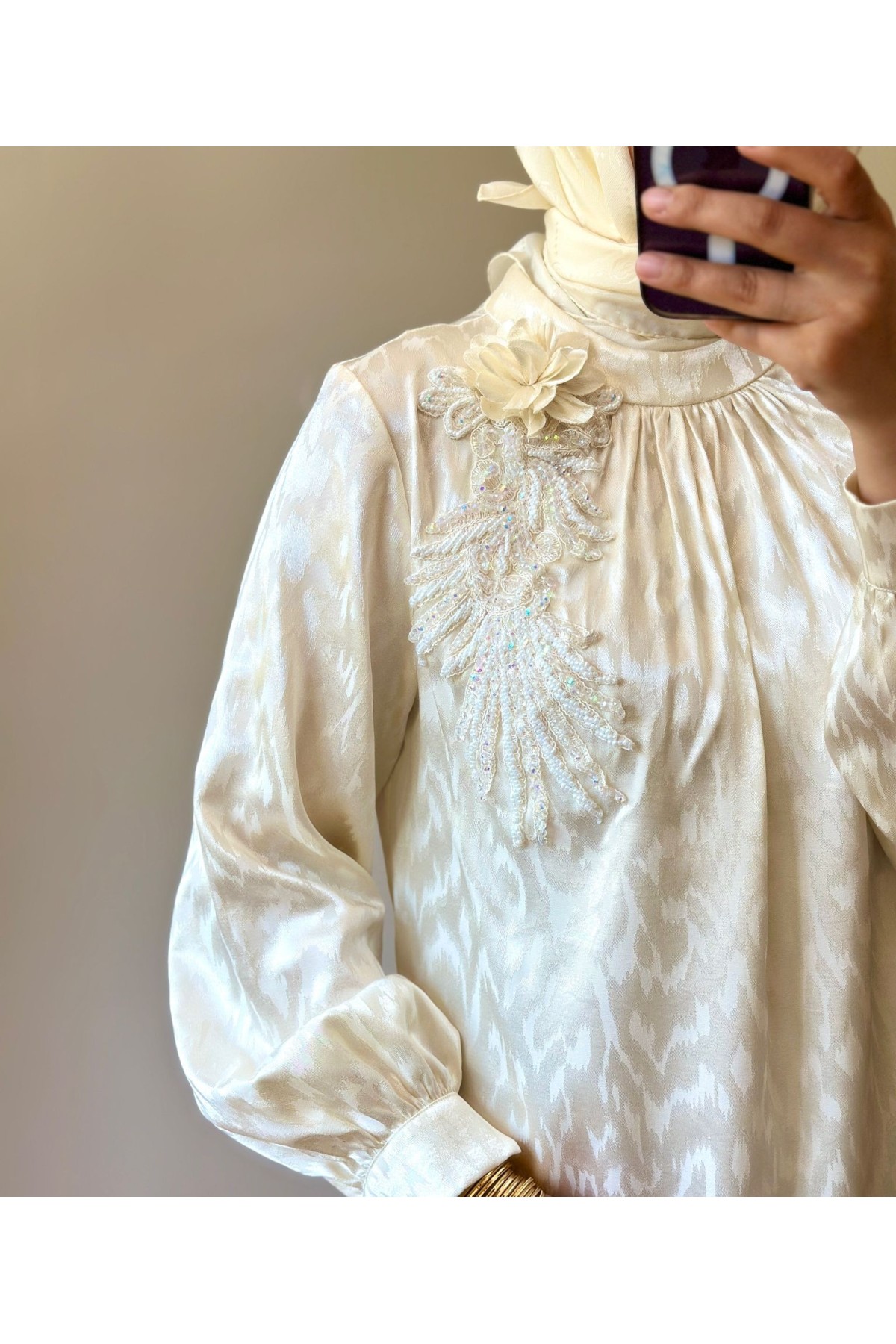 İşleme Detaylı Elbise Krem