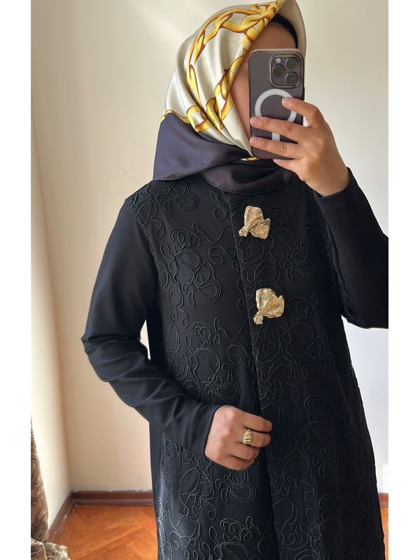 Nakış ve Broş Detaylı Kap Siyah