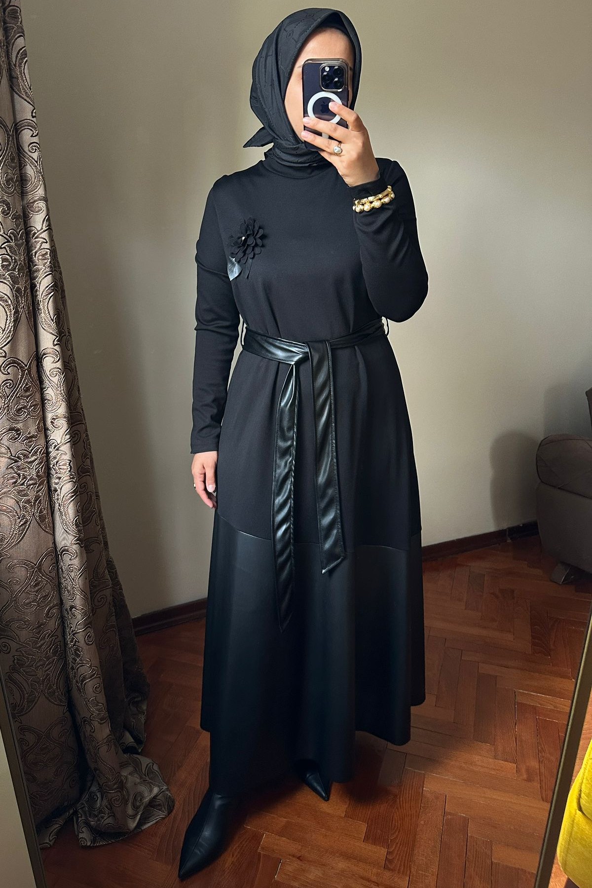 Deri Detaylı Elbise Siyah