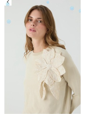 Çiçek Detaylı Kazak Bej