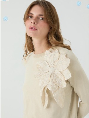 Çiçek Detaylı Kazak Bej