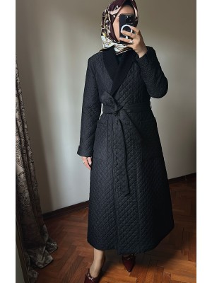 Triko Detaylı Kapitone Kap Siyah