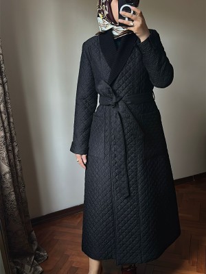 Triko Detaylı Kapitone Kap Siyah