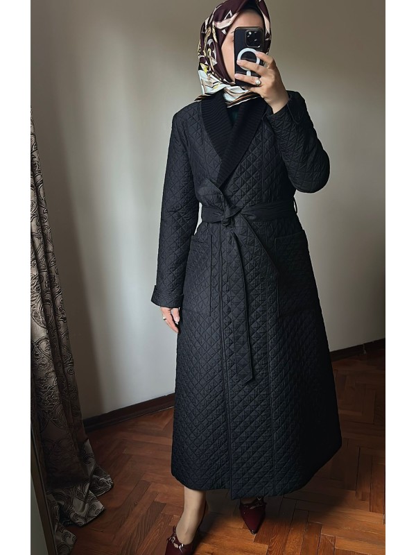 Triko Detaylı Kapitone Kap Siyah