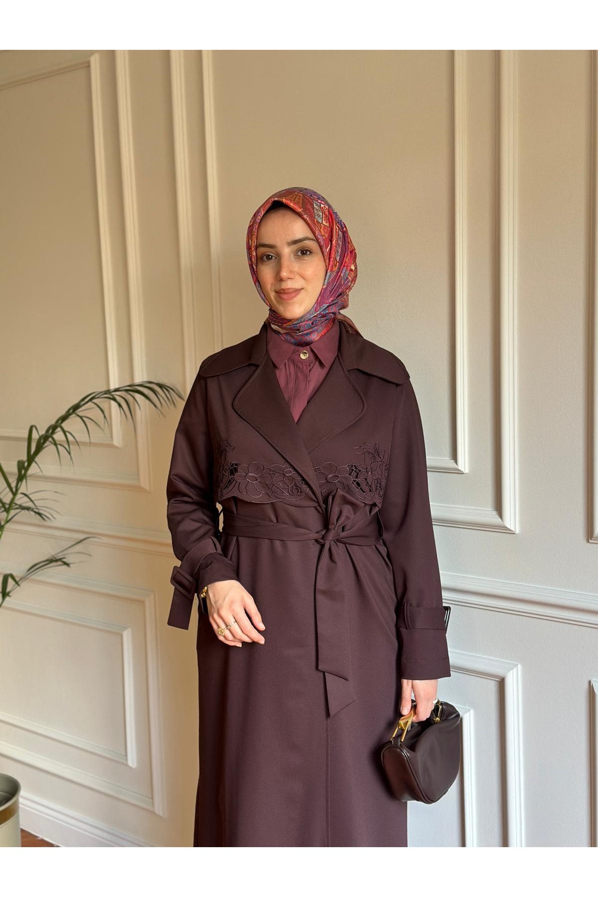 Nakış İşlemeli Tasarım Kap Mürdüm