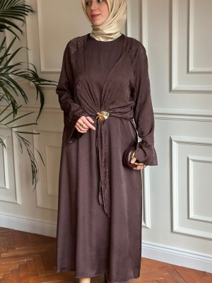 Broş Detaylı Elbise Kahverengi