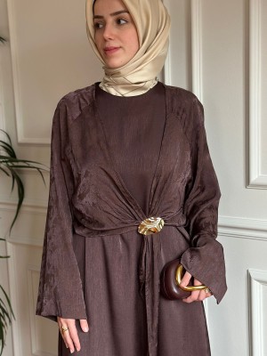 Broş Detaylı Elbise Kahverengi