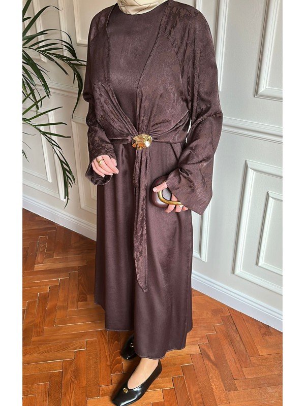 Broş Detaylı Elbise Kahverengi