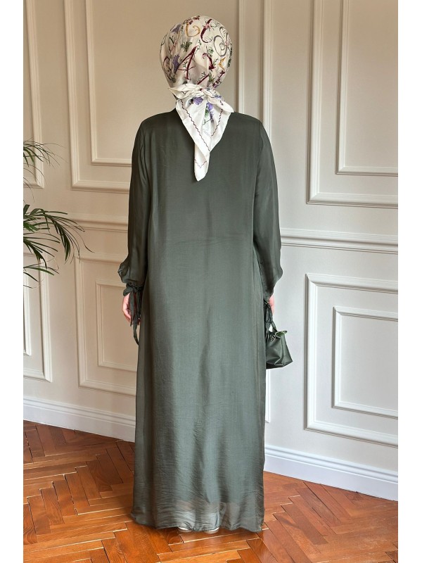 Düğmeli İpek Elbise