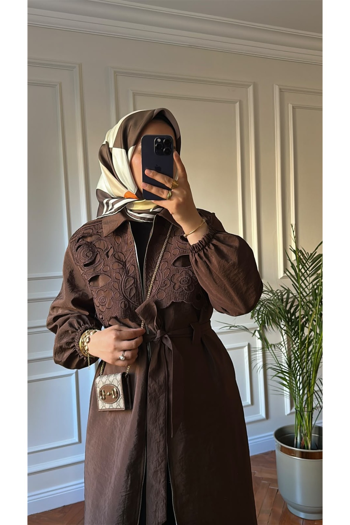 Güpür Detaylı Trençkot