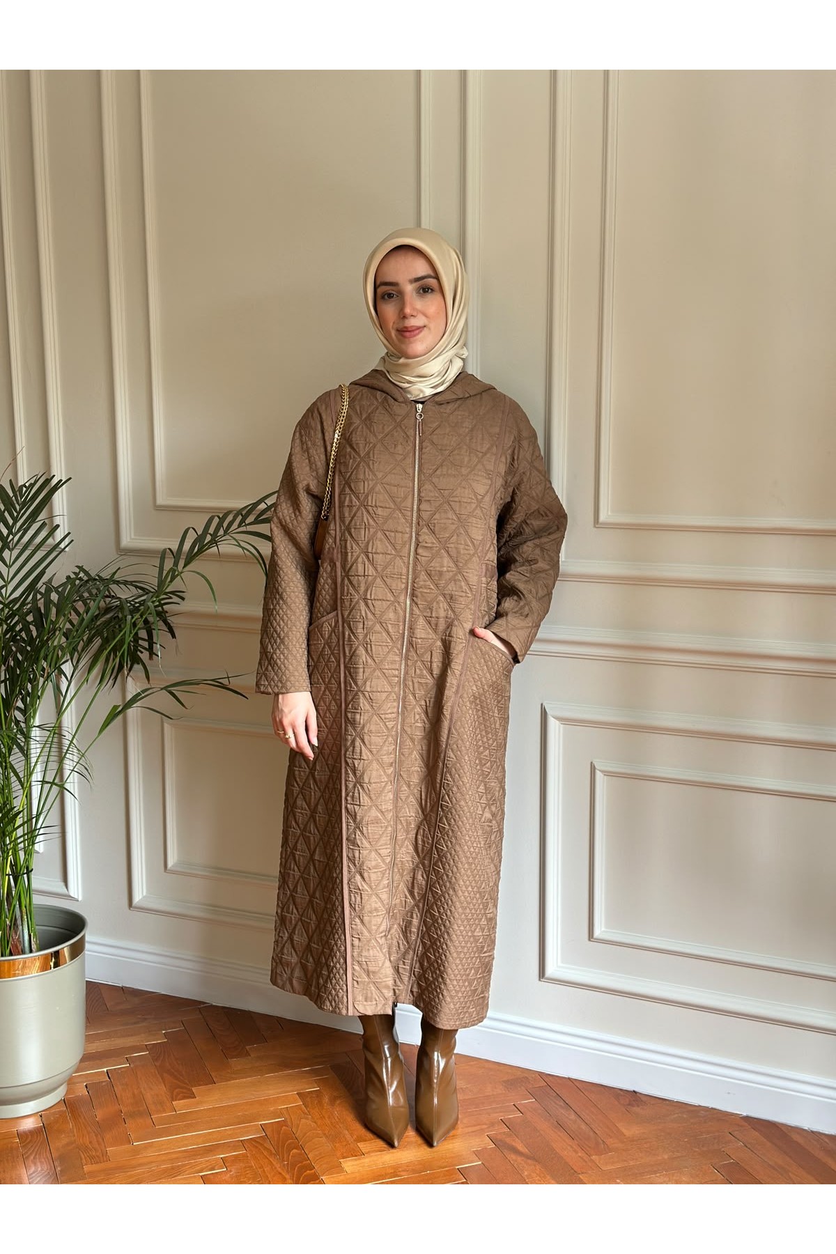 Fermuar Detaylı Kapitone Kap Camel